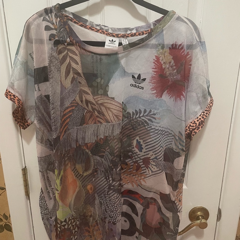 Adidas Women's Farm Rio Long Training Graphic Tee.New without tag